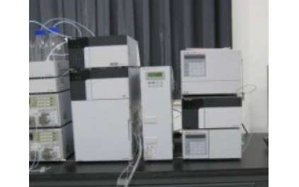 高效液相色譜儀（HPLC）